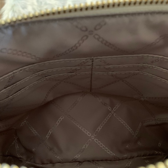 Michael Kors clutch - Picture 5 of 5